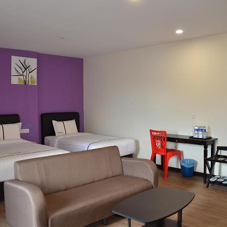 Riverview Hotel Bahau Екстер'єр фото