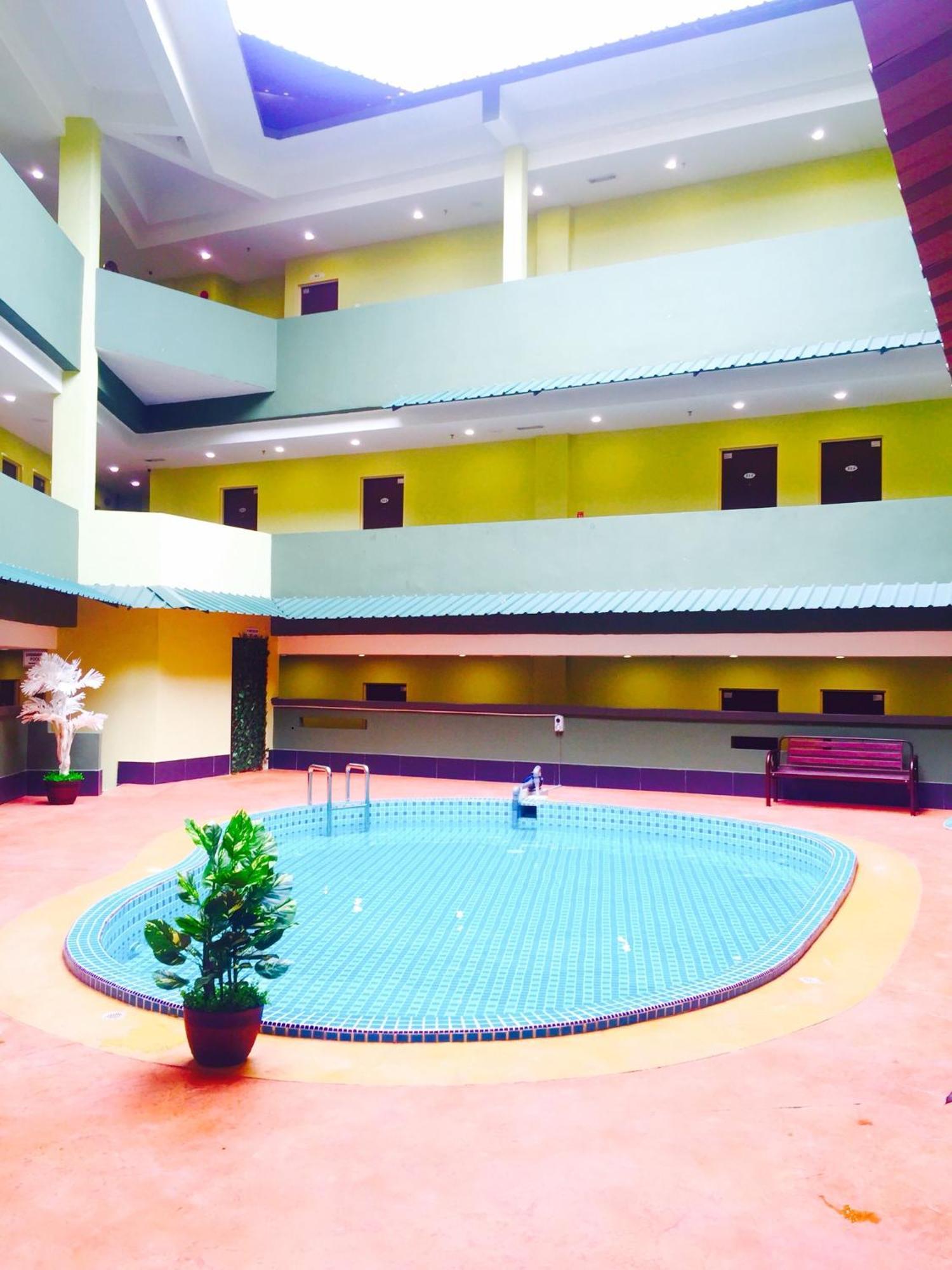 Riverview Hotel Bahau Екстер'єр фото