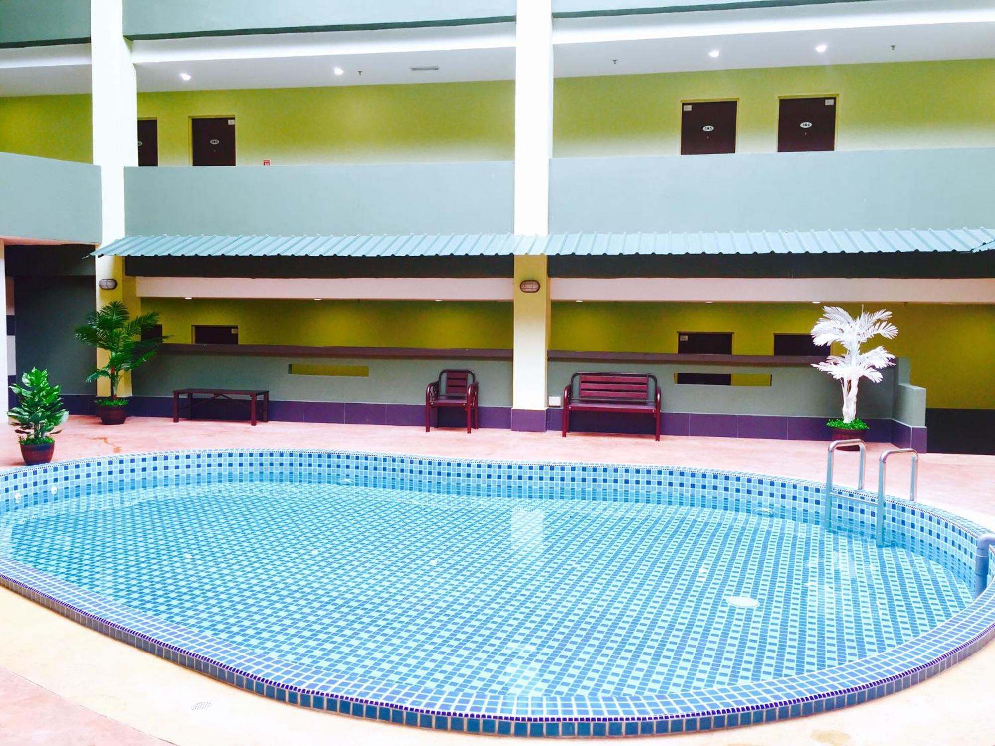 Riverview Hotel Bahau Екстер'єр фото