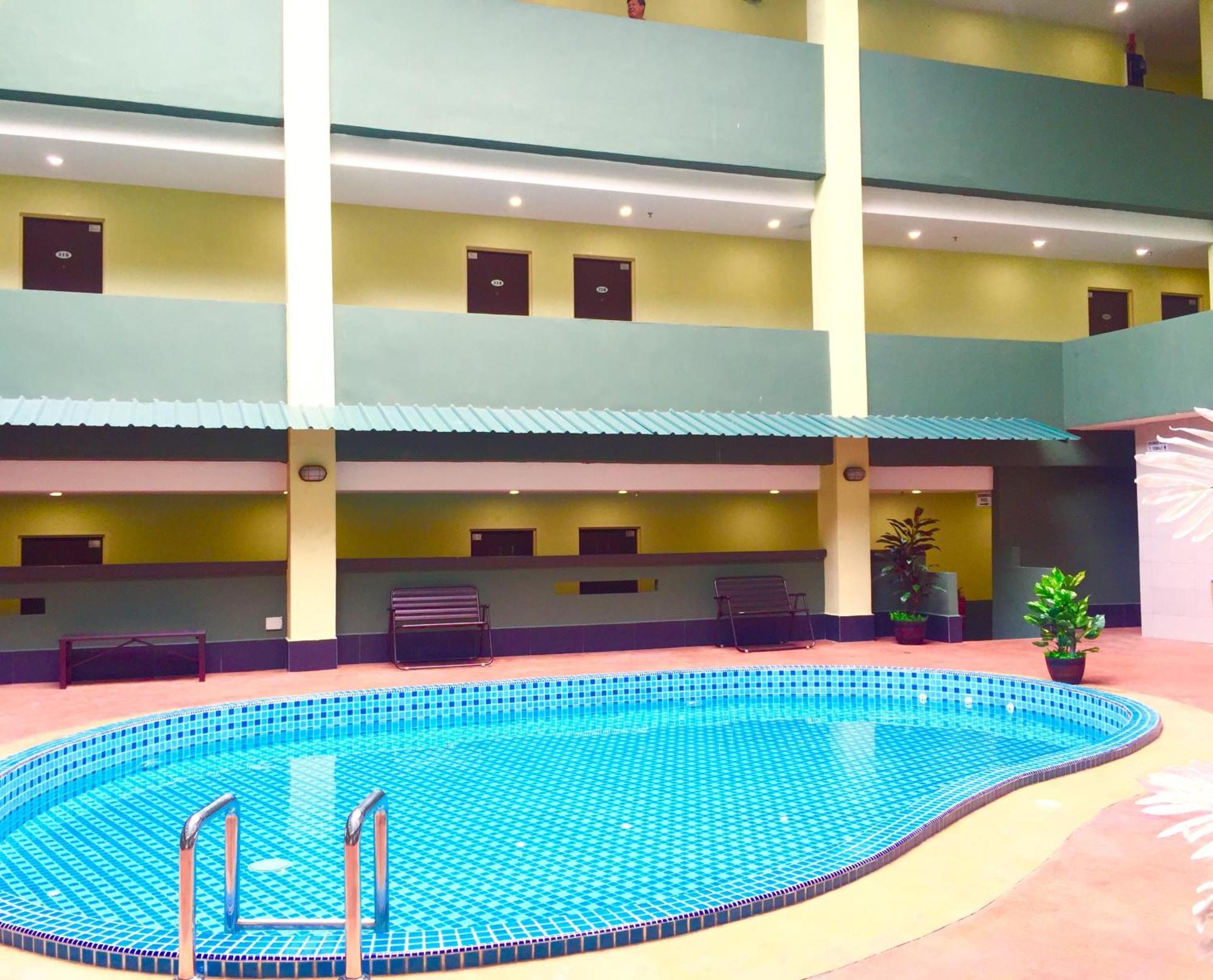 Riverview Hotel Bahau Екстер'єр фото